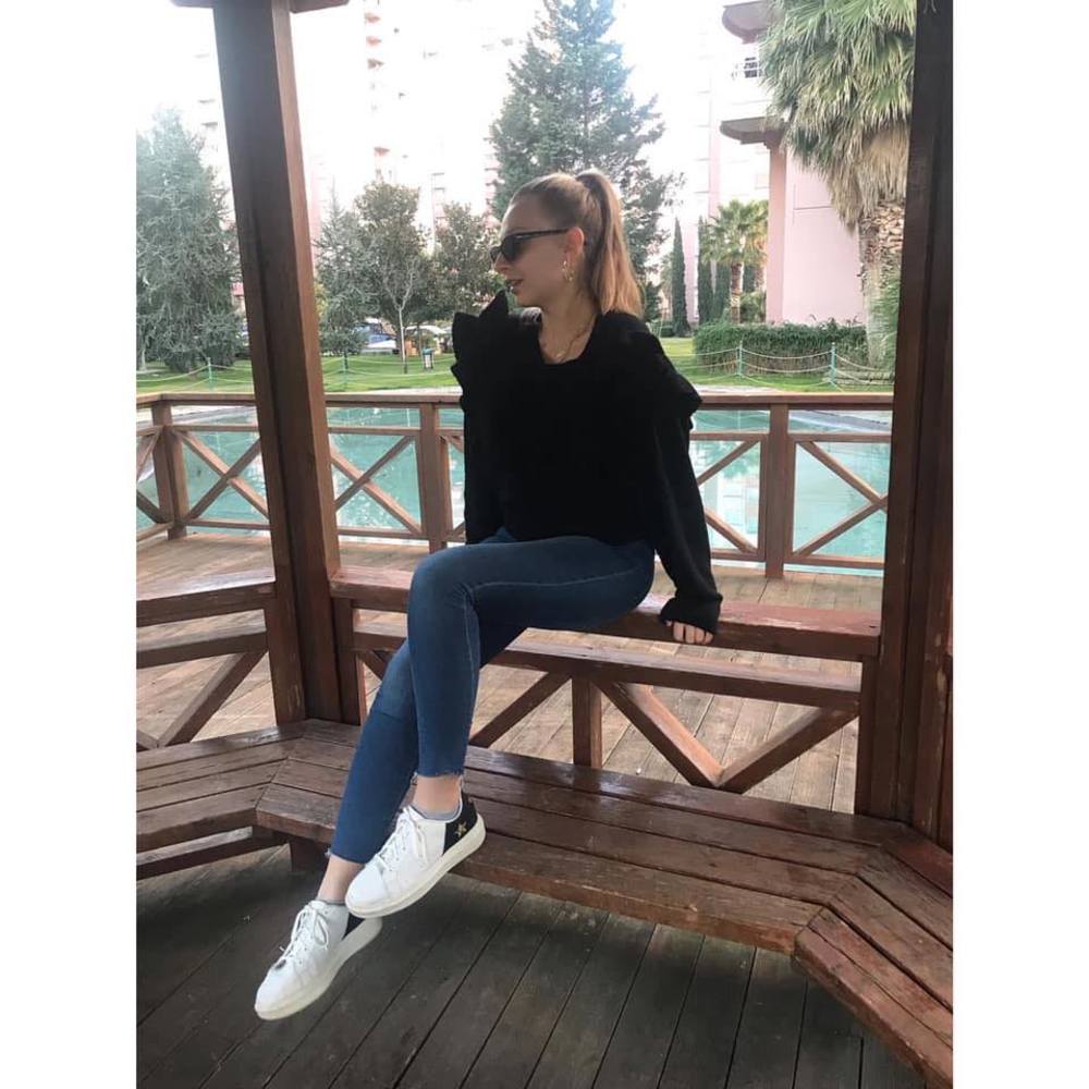 Meet your Posher, Beyza